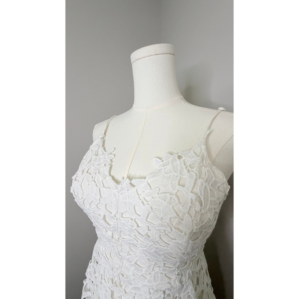 White Graduation Floral Lace Midi Dress V-Neck Adjustable Straps Small